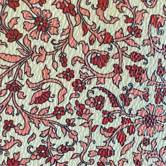 Tory Burch Carter Continental Zip
Wallet-EUC - Picture 8 of 9